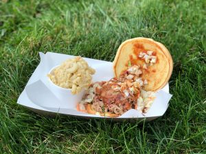 mac and cheese and pulled pork from a food truck