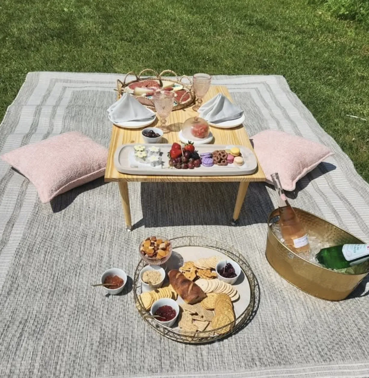 Hell Canoe and Kayak Rentals special picnic experience in Pinckney.