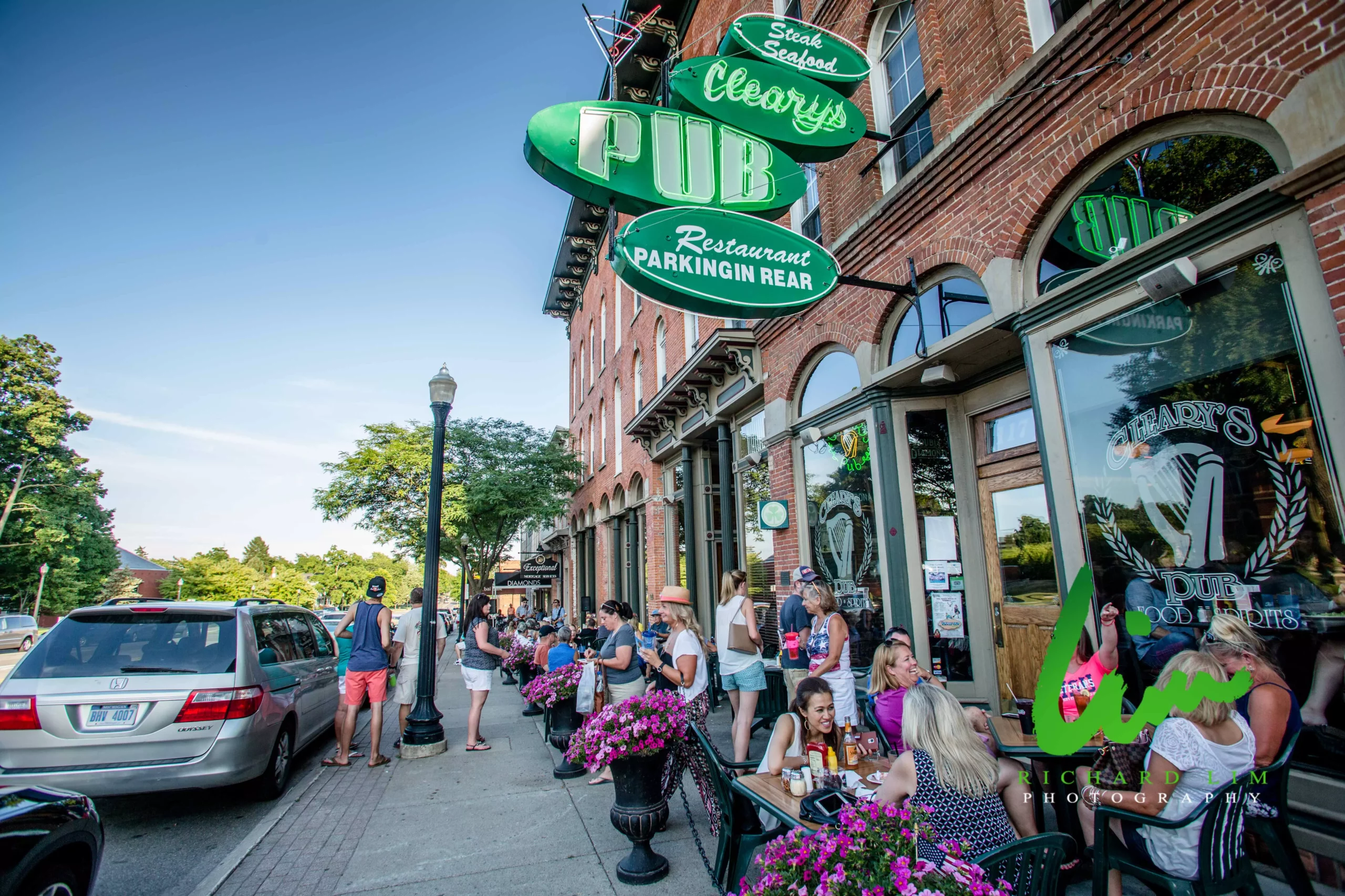 cleary's pub outdoor patio