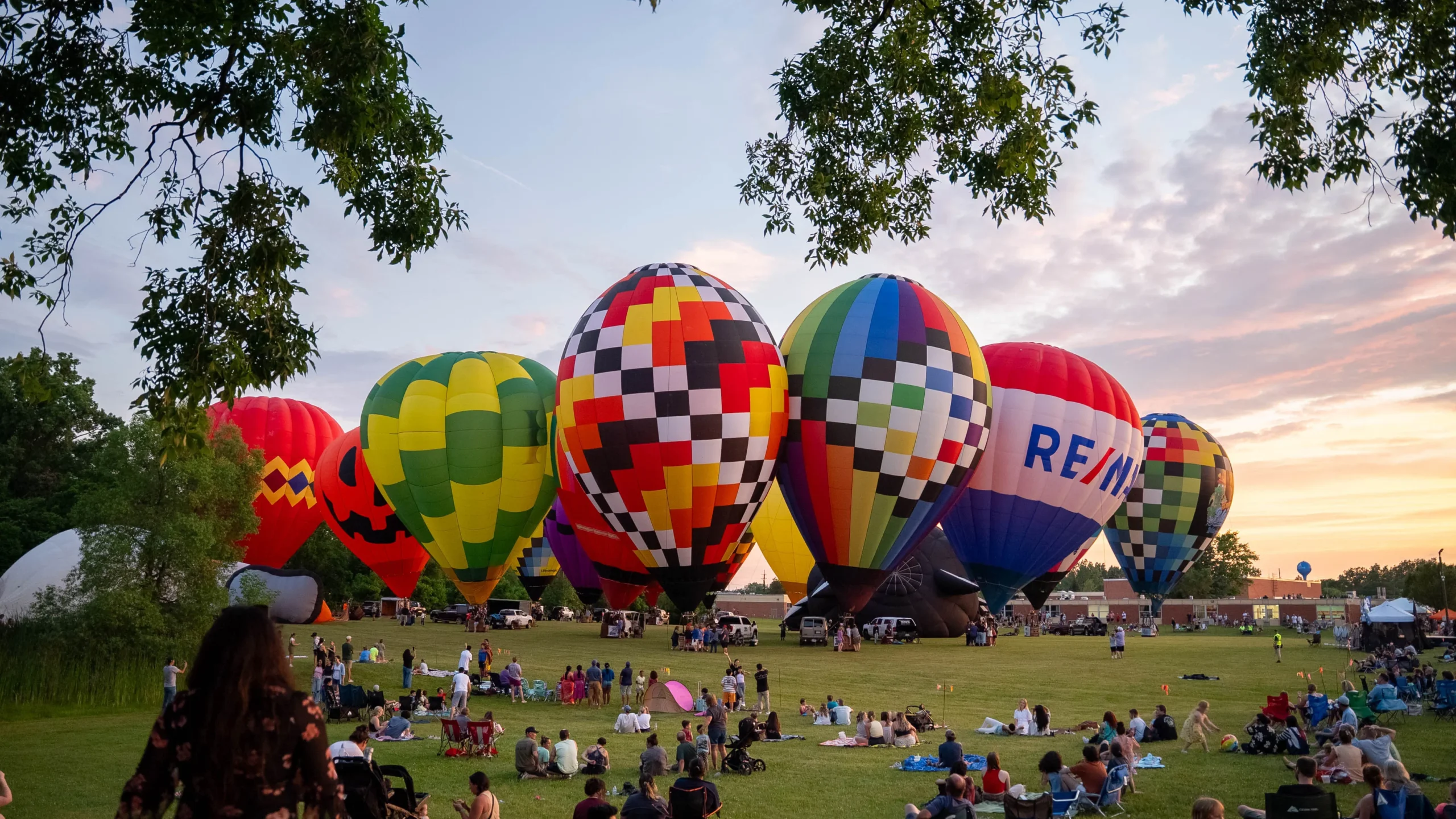 The balloon glow at Balloonfest